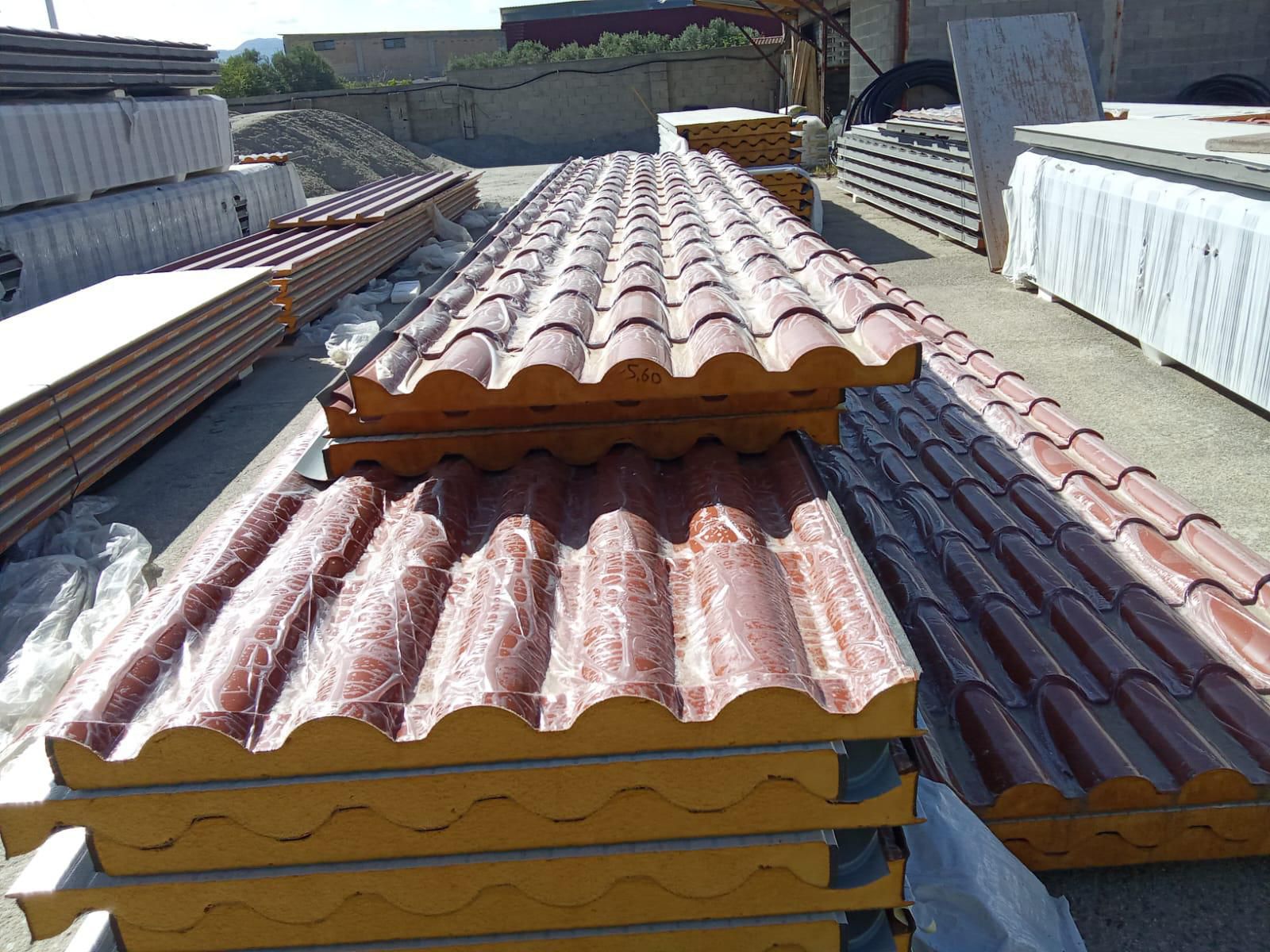 Pannelli coibentati per pareti e coperture
