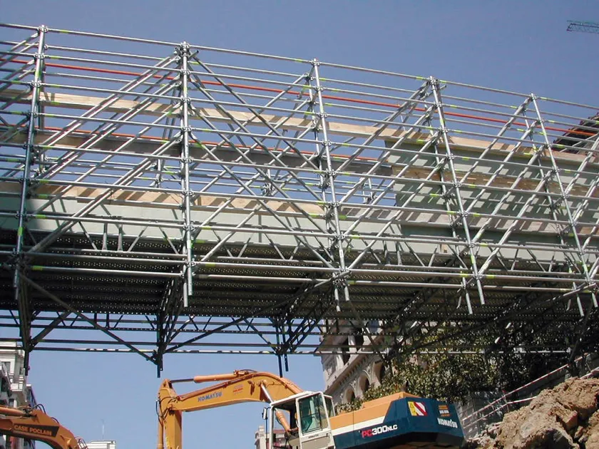Sistemi di ponteggio per cantieri edili